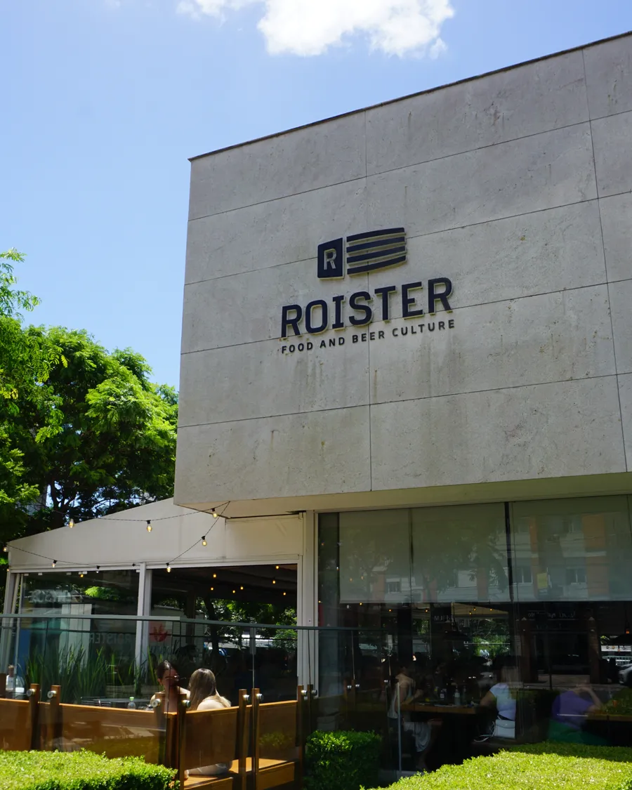 Fachada do Roister 24 no Pátio 24